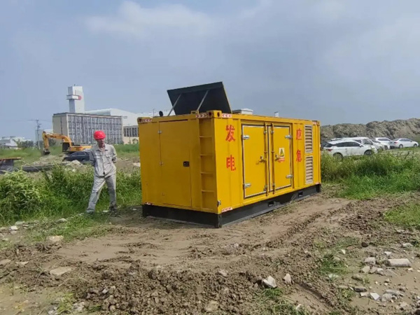 瑶海200KW柴油发电机机组每小时的油耗量受哪些因素影响？