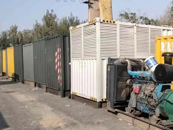 瑶海200KW柴油发电机机组每小时油耗是多少？